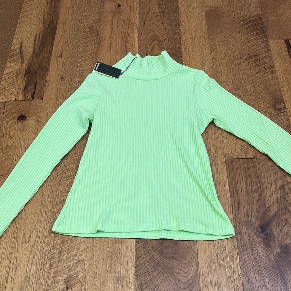 NWT Monrow Women’s Lime Green Turtleneck Sweater Size S